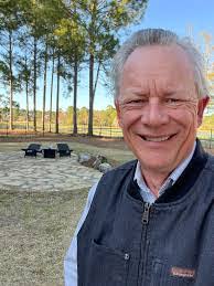 Janet Hebel's Instagram, Twitter & Facebook