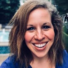 Kari Howe's Instagram, Twitter & Facebook