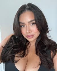 Selena Nelson's Instagram, Twitter & Facebook