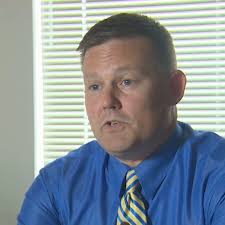 Judge chases down escaping inmates in Lewis County