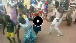 Kalli yadda suke lalata yanmata unguwarsu_video 2019 подробнее. Kalli Rawar Iskanci Da Maza Suke Yi Da Mata Youtube
