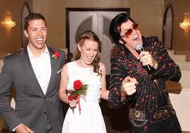 It drew great critiques and was attended by one of the original actors from hochzeit in weltzow and close relatives of de bruyn himself. Hochzeiten Wedding With Elvis At The Graceland Chapel Official Non Official Or Vow Renewal Las Vegas