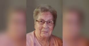 Nanette Fox's Instagram, Twitter & Facebook