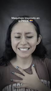 Maquillaje Brillante para el Mes del Orgullo 2023