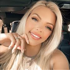 Lenora Lynch's Instagram, Twitter & Facebook