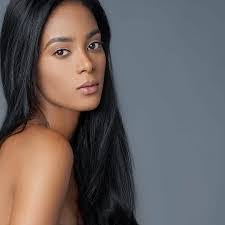 Monique Colvin's Instagram, Twitter & Facebook