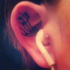 Kulak Ici Muzik Notasi Dovmesi Musical Note Tattoos In Ear Erkek Dovmeleri Kulak Arkasi Dovmeler Dovmeli Kadin