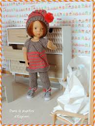 Les Soeurs Futees Dans Le Pupitre D Esyram Soeur Vetement Poupee Pupitres