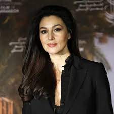 While attending the university of perugia, she modeled on the side to earn money for. Monica Bellucci Aktuelle News Infos Bilder Bunte De