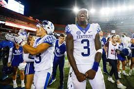 Cameron Mills Cameronmillz Bbn Ukfootball Broke A Thirty Year Losing Streak Played Big Boy Football Looked Kentucky Football Football Boys Uk Football