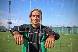 Claudio paul spinelli (born 21 june 1997) is an argentine footballer who plays on loan for ukrainian club oleksandriya as a forward. Alla Scoperta Di Claudio Spinelli El Nuevo Pintita Del Genoa