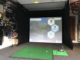 Offering 15 world renowned courses, realistic 3d graphics, and the ability to play with up to four golfers. Garage Golf Studio Novocom Top