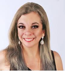 Sandra Ferreira's Instagram, Twitter & Facebook