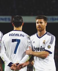 Xabier alonso olano ( 25 tışrino peyên 1981, tolosa, guipúzcoa, i̇spanya) yew futbowano i̇spayolo ke bayern münchen de kay keno. Cristiano Ronaldo Xabi Alonso Xabi Alonso Real Madrid Club De Futbol Real Madrid Football Club