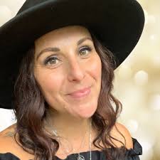 Amazon.com: Daphne Wells: books, biography, latest update