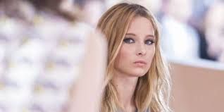 Ilona is pretty but she is not a model and her walk is a disaster. Who Is Ilona Smet Dating Ilona Smet Boyfriend Husband