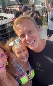 Armin van Buuren Little recap of last week's tour 👊 Started strong at  Marquee New York in New York, brought the energy to Dreamstate USA 🇺🇸,  caught up with his friend Moby