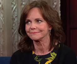 How tall is sally field? Sally Field Biography Childhood Life Achievements Timeline