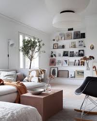 Ma Maison Scandinave Des Bougies Et Des Etoiles Dans Une Maison Suedoise Chaleureuse A Noel Idees Deco Maison Cosy Deco Salon Et Deco Maison