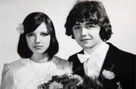 Maybe you would like to learn more about one of these? Tobb Mint 40 Eve Egyutt Ime Szikora Robert Es Felesege Zsuzsa Hazai Sztar Femina