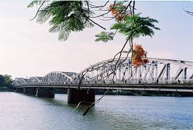Kết quả hình ảnh cho huế tím vào tôi