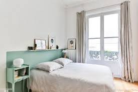 Tout Commence Par Une Grande Cuisine Blanche Un Peu Oubliee Dans Un 2 Pieces Parisien Une Envie De Pap Deco Chambre Blanche Deco Chambre Vert Tete De Lit Vert