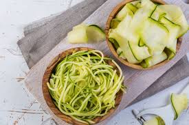 Leckere suppenrezepte für die ganze familie. Zoodles Leckere Low Carb Gerichte In Grun Brigitte De