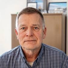 Kimberly Lumsden's Instagram, Twitter & Facebook