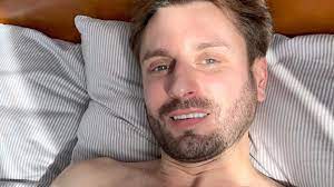 Kochani mój kanał na youtube rafał grabias czyli ciotka na działce już ruszył !!! Rafal Grabias Pokazal Krocze Internauci W Szoku Obcas Pl