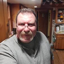 I'm seeing if anyone out there would interested in a good hearted country  woman out in TN I dream of running free and living off the land