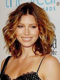 6 Fine Hair Styles That Transforms Flat Hair Fine Curly Hair Medium Length Hair Styles Hair Styles