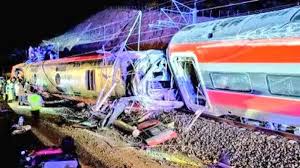 Descarrilan dos trenes de alta velocidad en España