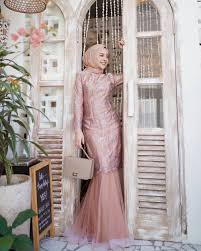 Kebaya modern hijab kain tile. 10 Referensi Kebaya Hijab Ala Selebgram Indonesia Anggun Maksimal