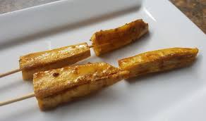 Is it banana cue, or banana q or banana que. Filipino Banana Cue Semiserious Chefs