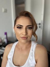 Claudia Bratan Make-up