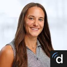 Danielle Bessette's Instagram, Twitter & Facebook