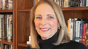 Elaine Ducharme's Instagram, Twitter & Facebook