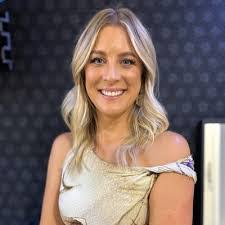 Amy Naughton's Instagram, Twitter & Facebook