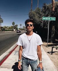 Pin By Esteban Paredes On Inspiracje In 2020 Mens Festival Fashion Coachella Outfit Men Best Mens Fashion