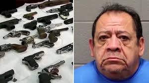 Acusado de matar a su esposa y su hija había perdido su permiso de porte de  armas días antes del doble homicidio