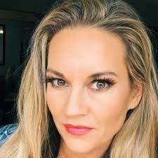 Jessica Ostrowski's Instagram, Twitter & Facebook