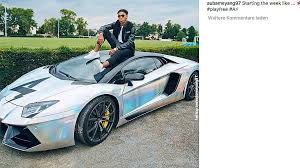La impresionante colección de autos de manny khoshbin. Arsenal Star Aubameyang In England Von Blitzer Erwischt Autobild De
