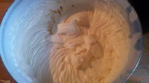 Fantastische Tortencreme Die Wie Eine Eiscreme Schmeckt Top Rezepte De Rezept Creme Fur Torten Tortencreme Susse Sauce