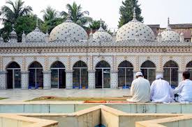 Die wände und oft auch die kuppel sind häufig mit schönen mustern verziert. Sitara Moschee In Dhaka Bangladesch Franks Travelbox