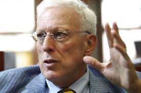 UW law school dean quits