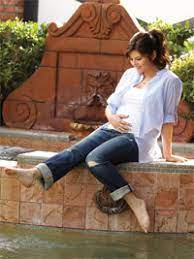 Tiffani Thiessen Pregnancy Magazine