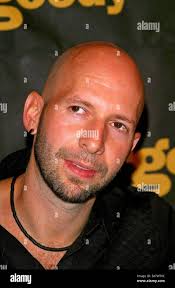 Neil strauss hi-res stock photography and images