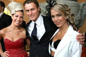 Bec hewitt is sparking concern over the state of her marriage after being spotted without her wedding ring. Bec Hewitt Joins Kate Ritchie S Bridal Party Dailytelegraph September 22 2010 12 00am Anonymous Non Premium Pixel Bec Hewitt Is Expected To Step Into A Bridesmaid S Gown This Weekend When Actress Kate Ritchie Marries Former Dragons Player Stuart