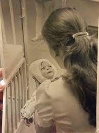In 1977, nurse saved badly burned baby. 38 years later, she sees her old  photo on Facebook and freezes When Amanda Scarpinati was 3 months old, she  rolled off the sofa and