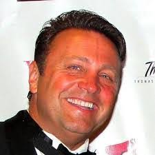 Casey Garth's Instagram, Twitter & Facebook